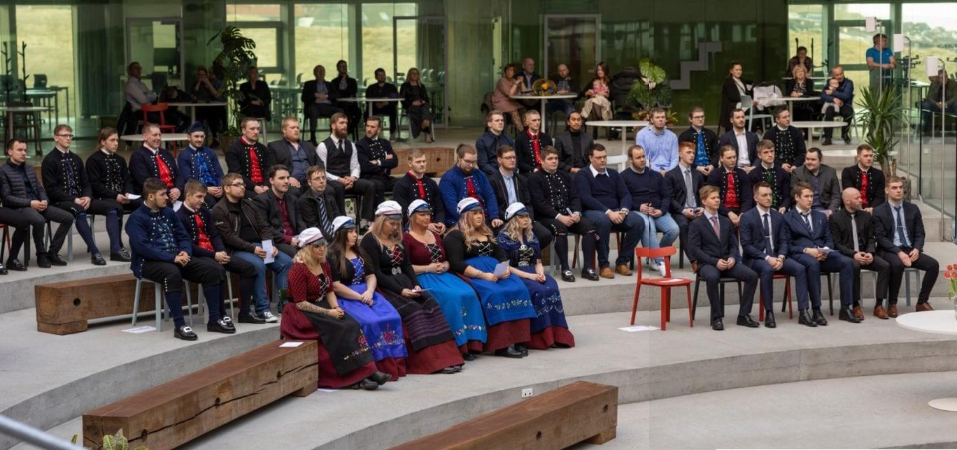 50 handverkslærlingar fingu prógv